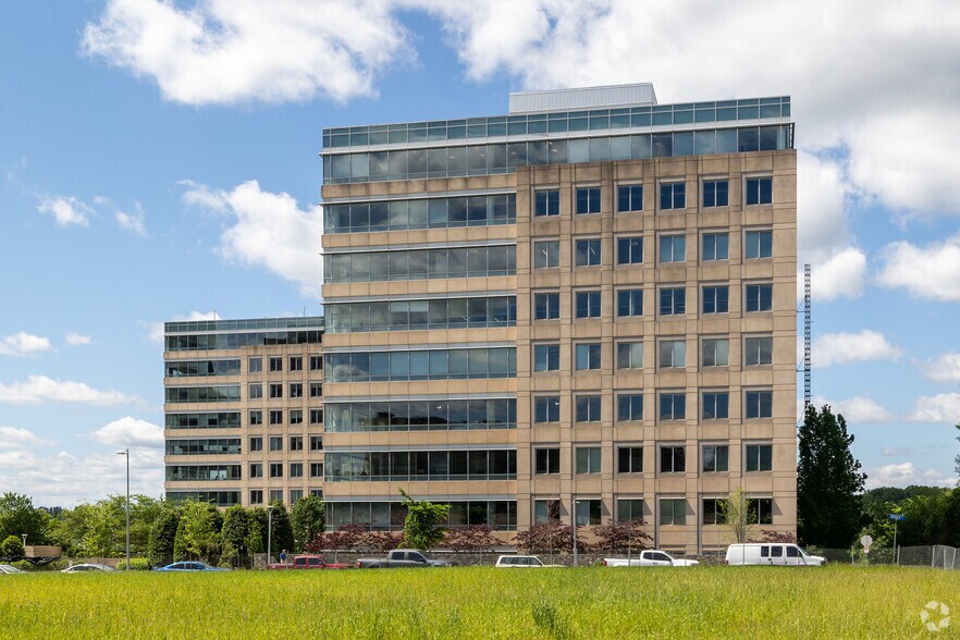 8444 Westpark Dr, McLean, VA à louer - Photo de l’immeuble – Image 2 sur 5