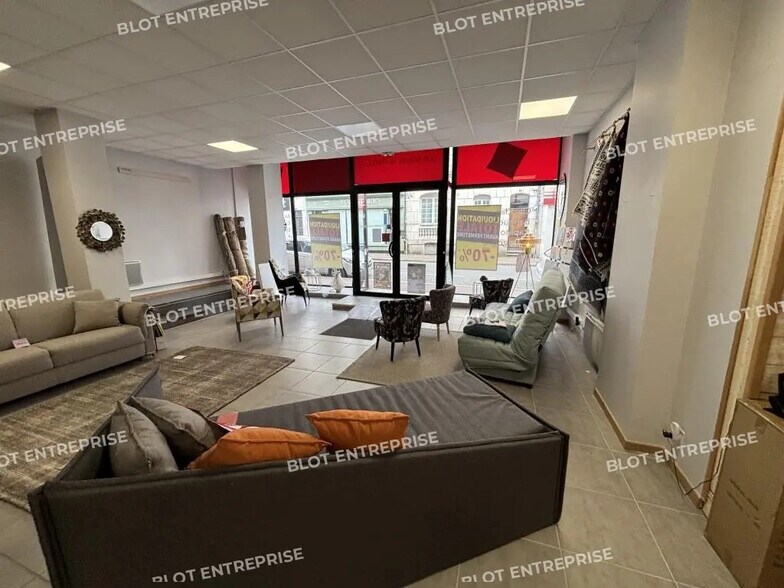 Local commercial dans Auray à louer - Photo principale – Image 1 sur 6