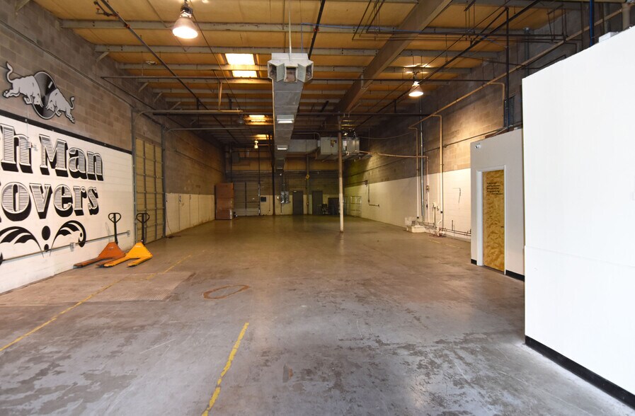 2601-2623 Cruzen St, Nashville, TN à louer - Photo de l’immeuble – Image 2 sur 8