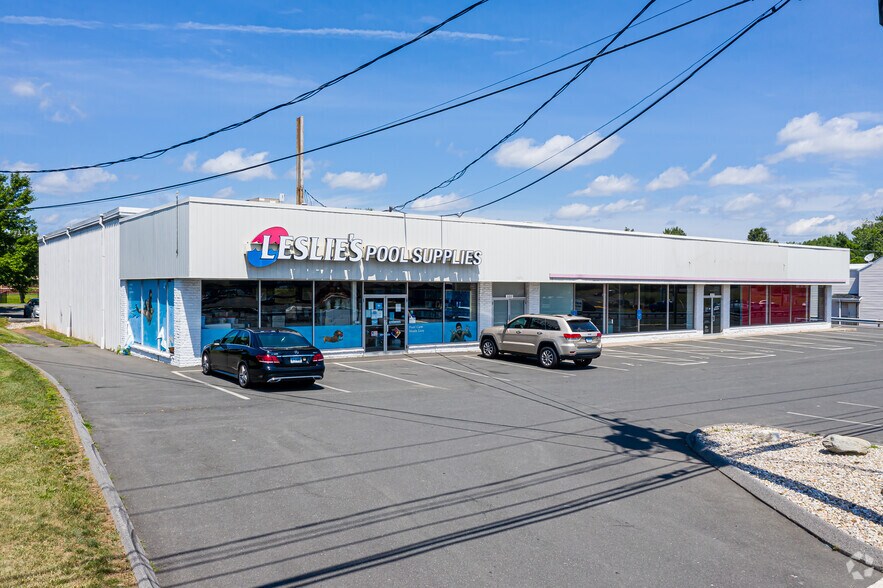 3219-3221 Berlin Tpke, Newington, CT à louer - Photo principale – Image 1 sur 12