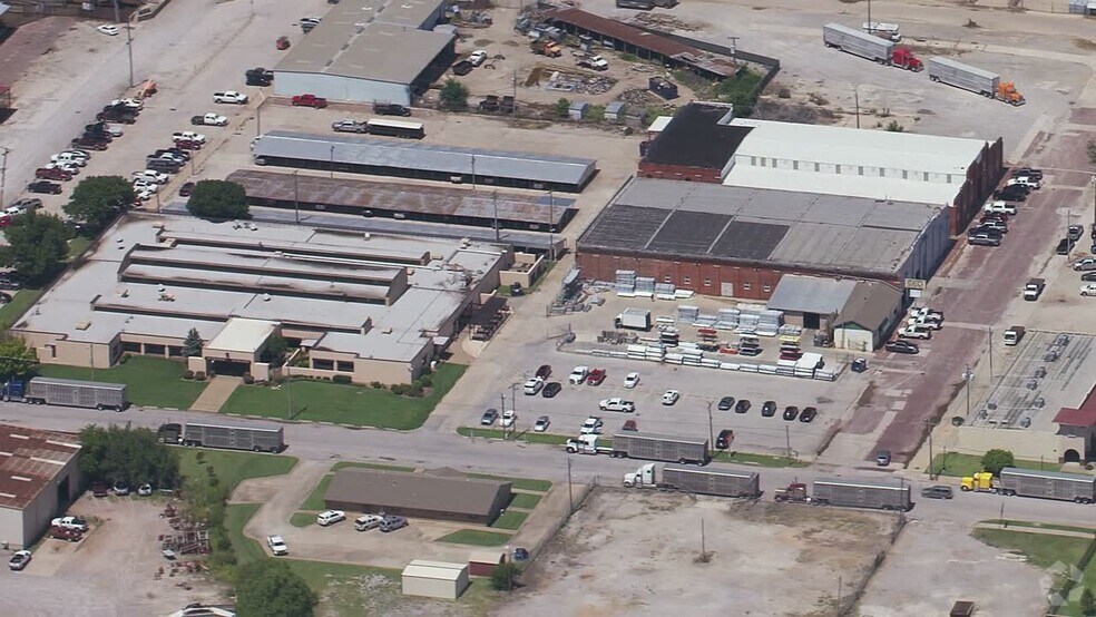 2501 Exchange Ave, Oklahoma City, OK à vendre - Vidéo aérienne – Image 2 sur 2