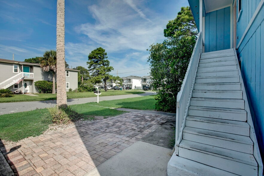 725 7th S ave, Jacksonville Beach, FL à vendre - Photo de l’immeuble – Image 2 sur 24