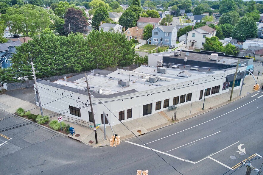 190-196 Merrick Rd, Merrick, NY à louer - Photo de l’immeuble – Image 3 sur 10