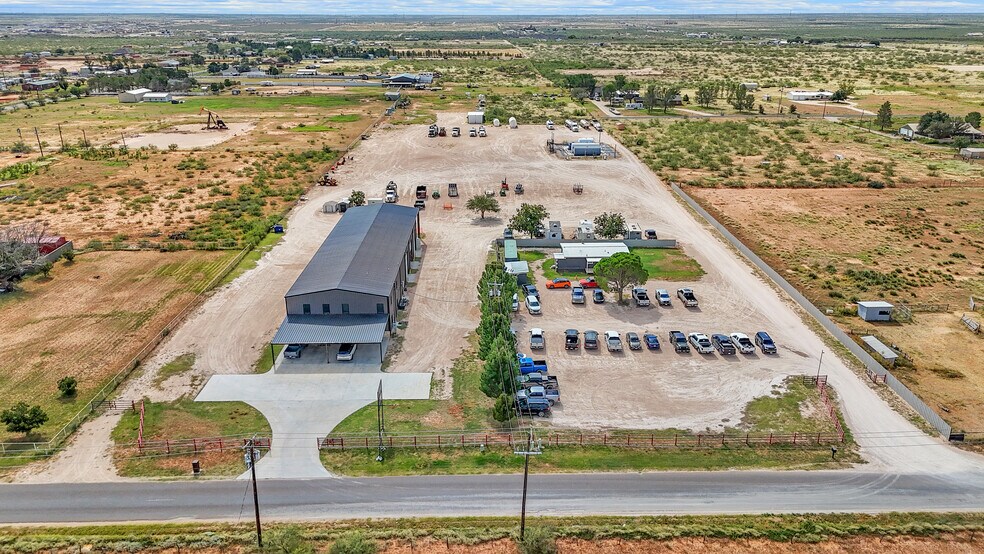 9013 W County Road 160, Midland, TX à vendre - Photo de l’immeuble – Image 1 sur 69