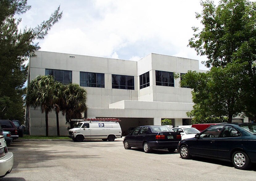 1500 NW 95th Ave, Miami, FL à louer - Photo de l’immeuble – Image 3 sur 19