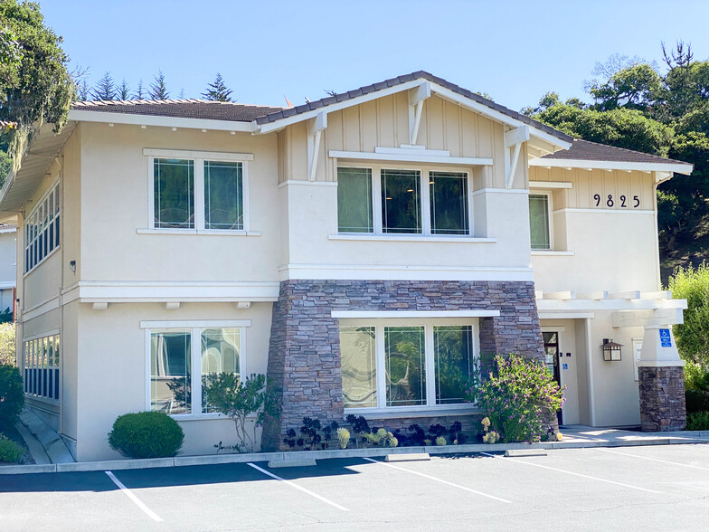 9825 Blue Larkspur Ln, Monterey, CA à louer - Photo de l’immeuble – Image 3 sur 23