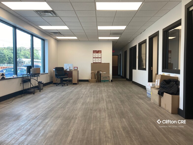 126 E Dickerson St, Dover, NJ à louer - Photo intérieure – Image 2 sur 15