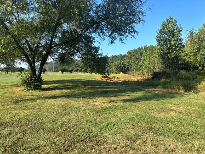 2500 S Knoxville Ave, Russellville, AR à vendre - Photo de l’immeuble – Image 2 sur 7