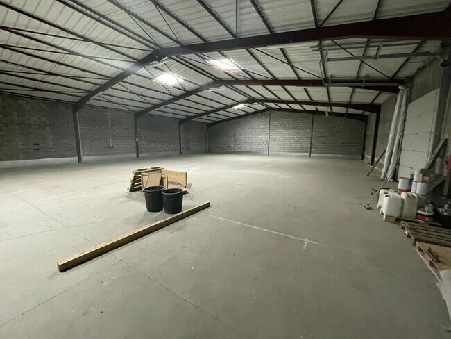 Plus de détails pour Industriel/Logistique à louer