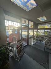 16615 Redmond Way, Redmond, WA à louer Photo intérieure– Image 2 sur 7