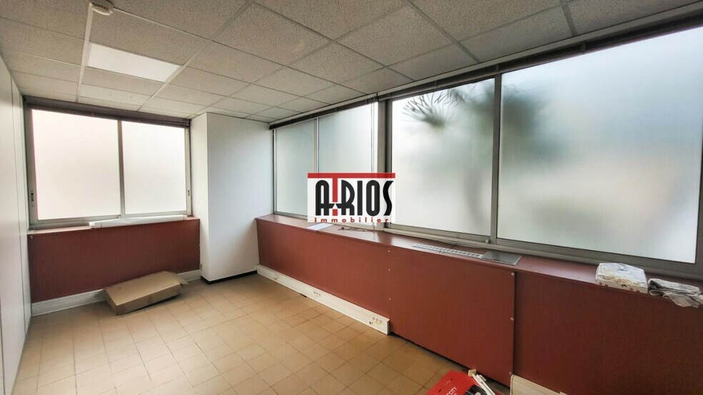 Bureau dans Six-Fours-les-Plages à louer - Photo intérieure – Image 2 sur 7