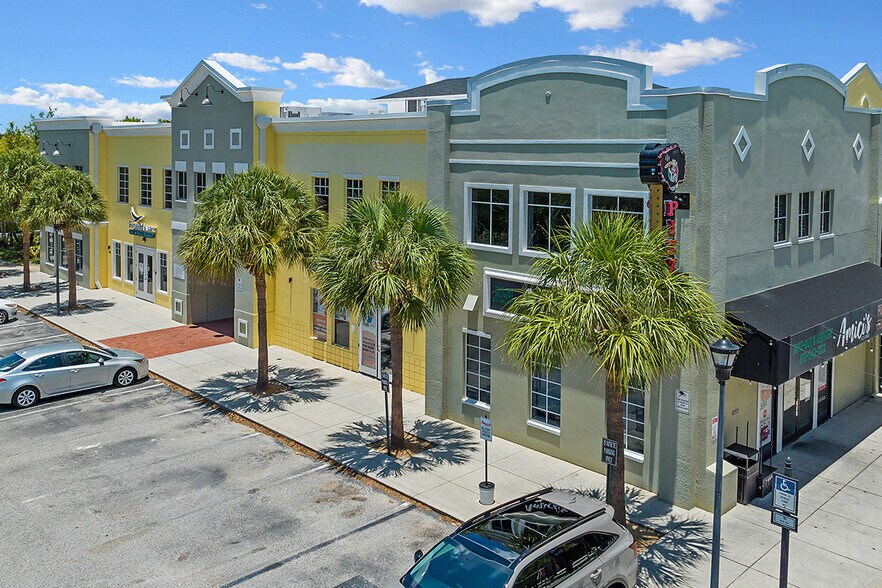 16132 Churchview Dr, Lithia, FL à vendre - Photo de l’immeuble – Image 3 sur 5