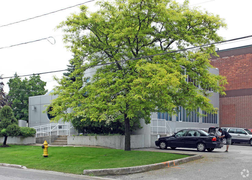 4151 Sheppard Ave E, Toronto, ON à louer - Photo de l’immeuble – Image 2 sur 2