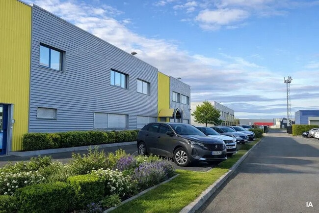 Plus de détails pour Bureau, Industriel/Logistique à louer