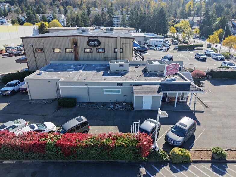 13018 Newcastle Way, Newcastle, WA à louer - Photo de l’immeuble – Image 2 sur 6