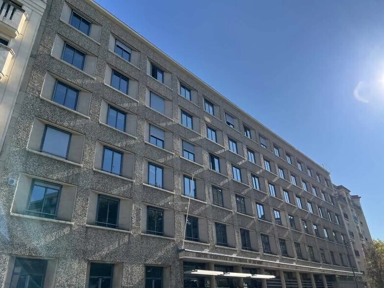 4 Avenue Du Recteur Poincaré, Paris à louer - Photo de l’immeuble – Image 1 sur 13