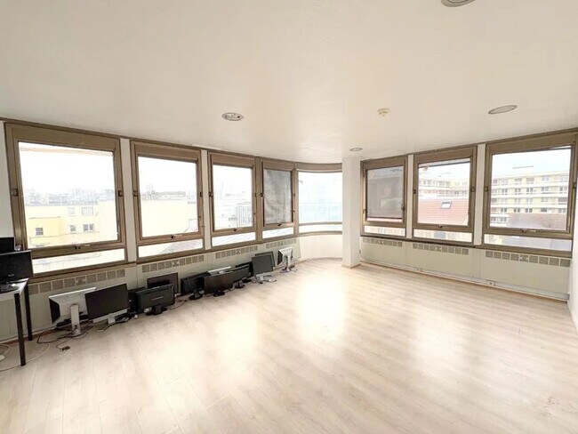 Plus de détails pour Bureau à vendre