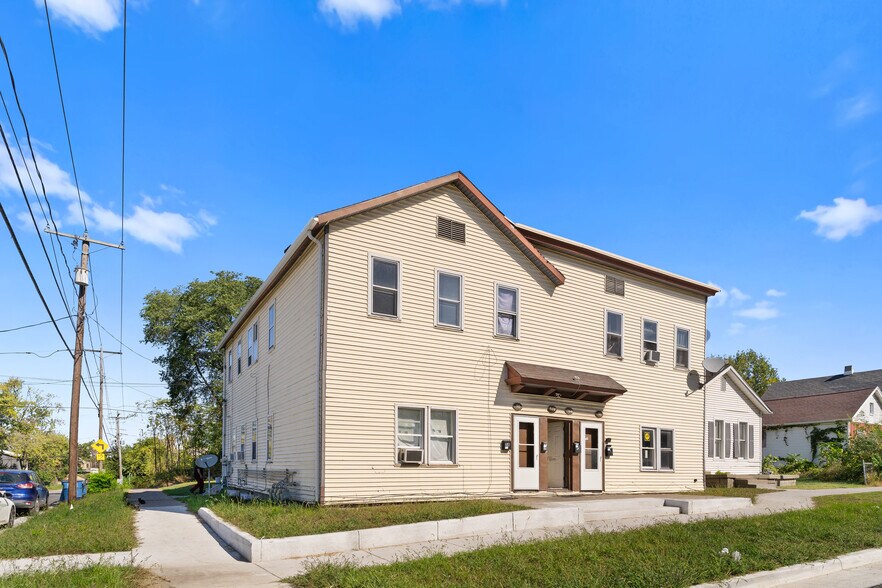 30 Unit Value Add Portfolio Ohio portefeuille de 6 biens à vendre sur LoopNet.fr - Photo de l’immeuble – Image 2 sur 23