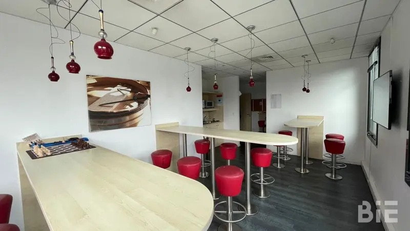 18 Avenue Pythagore, Mérignac à louer - Photo de l’immeuble – Image 3 sur 10