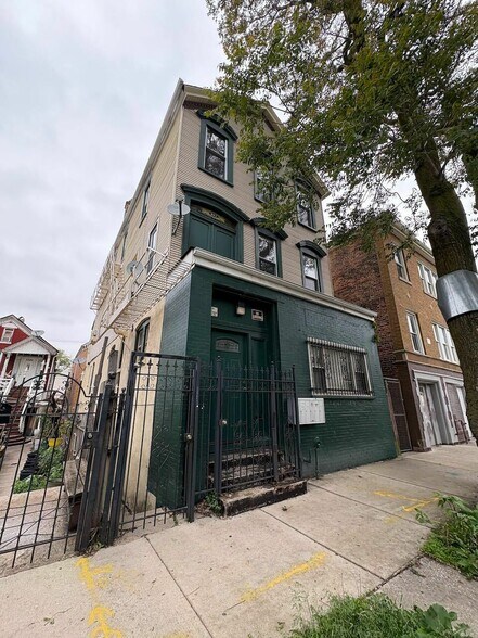 2702 W 24th St, Chicago, IL à vendre - Photo de l’immeuble – Image 2 sur 15