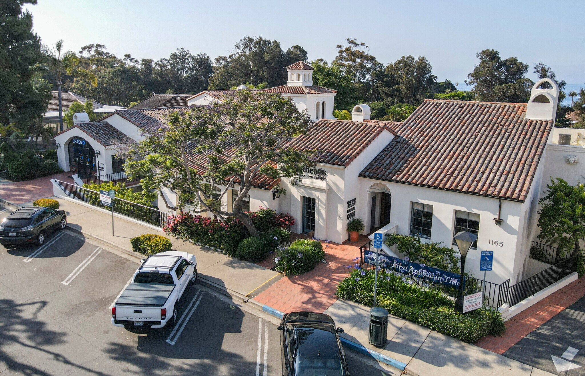 1165 Coast Village Rd, Montecito, CA à louer Photo de l’immeuble– Image 1 sur 4