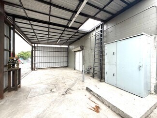 Plus de détails pour 8470 S Central Ave, Los Angeles, CA - Local commercial à vendre