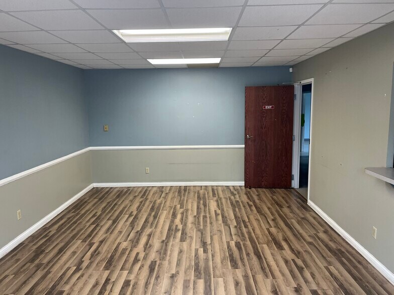 2818 Grant Line Rd, New Albany, IN à louer - Photo de l’immeuble – Image 2 sur 40