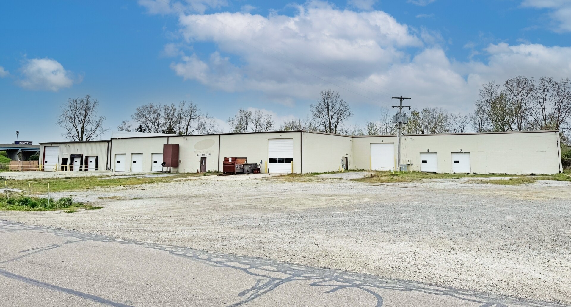 2371 N Rainbow Dr, Warsaw, IN à vendre Photo de l’immeuble– Image 1 sur 9