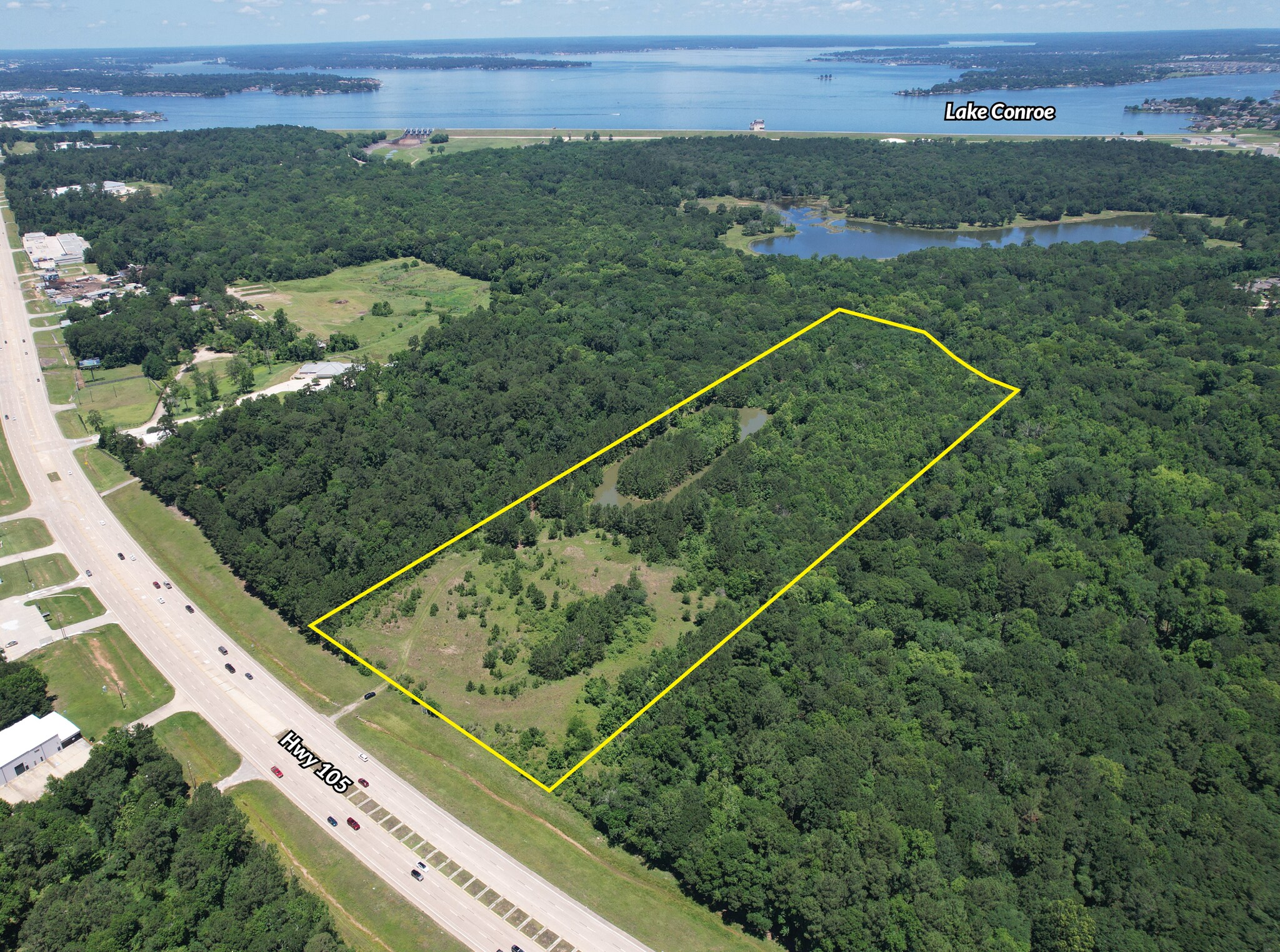 12560 Highway 105, Conroe, TX à vendre Photo de l’immeuble– Image 1 sur 4