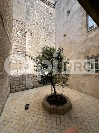 Plus de détails pour Local commercial à louer