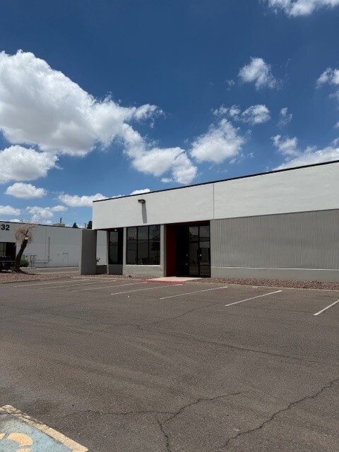 3102 W Thomas Rd, Phoenix, AZ à louer Photo de l’immeuble– Image 1 sur 8