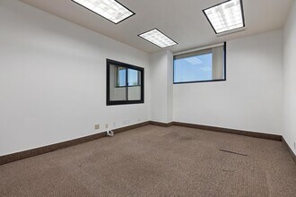 250 N Robertson Blvd, Beverly Hills, CA à louer Photo intérieure– Image 2 sur 7