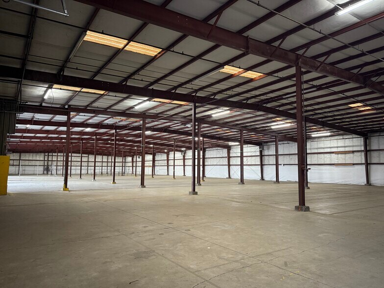 2400 Alwin Ct, Raleigh, NC à louer - Photo de l’immeuble – Image 3 sur 7