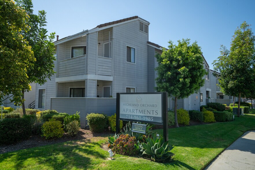 140 S Highland Ave, Placentia, CA à vendre - Photo de l’immeuble – Image 3 sur 37