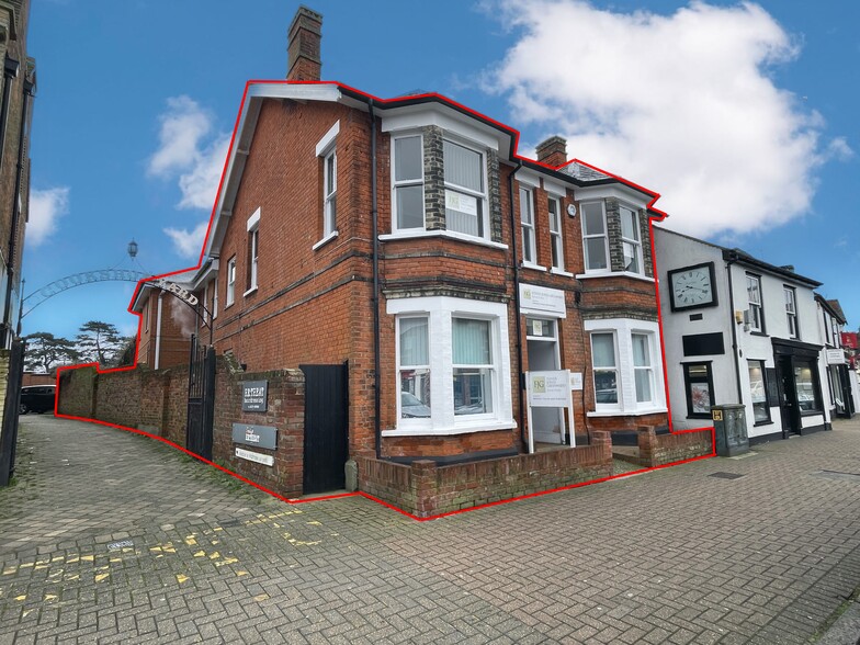 102 High St, Billericay à vendre - Photo de l’immeuble – Image 1 sur 8
