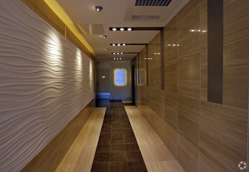 5511 West Blvd, Vancouver, BC à louer - Hall d’entrée – Image 2 sur 5