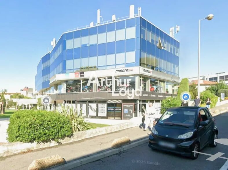 Local commercial dans Saint-Laurent-du-Var à louer - Photo de l’immeuble – Image 3 sur 4