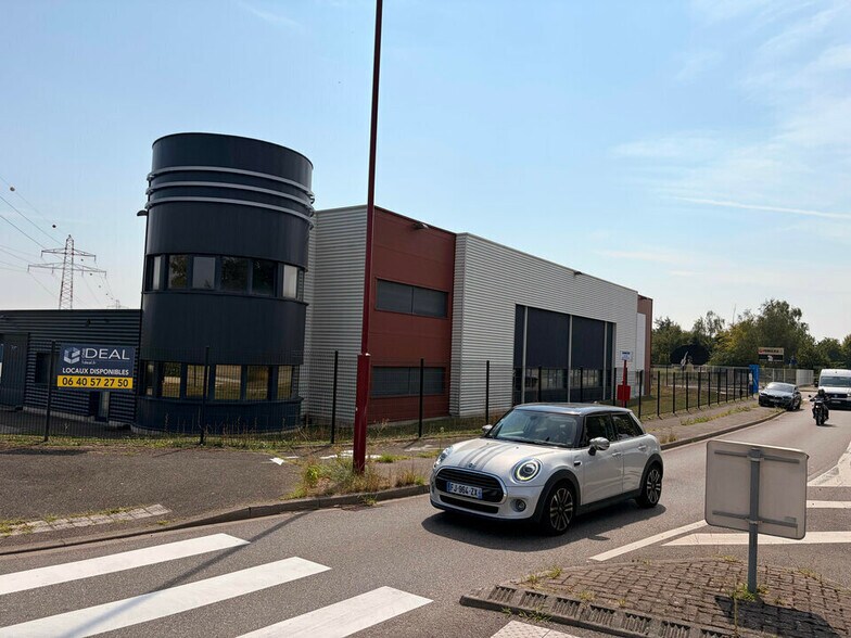 Local d’activités dans Holtzheim à louer - Photo de l’immeuble – Image 2 sur 12