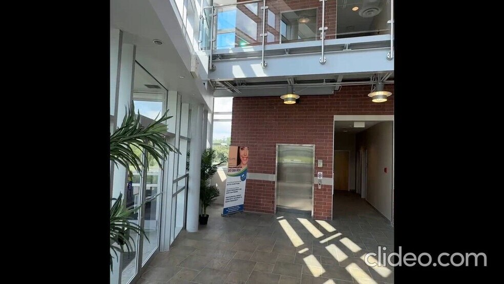 1040 S Greenwood Springs Blvd, Greenwood, IN à louer - Vidéo sur l’annonce professionnelle – Image 2 sur 10