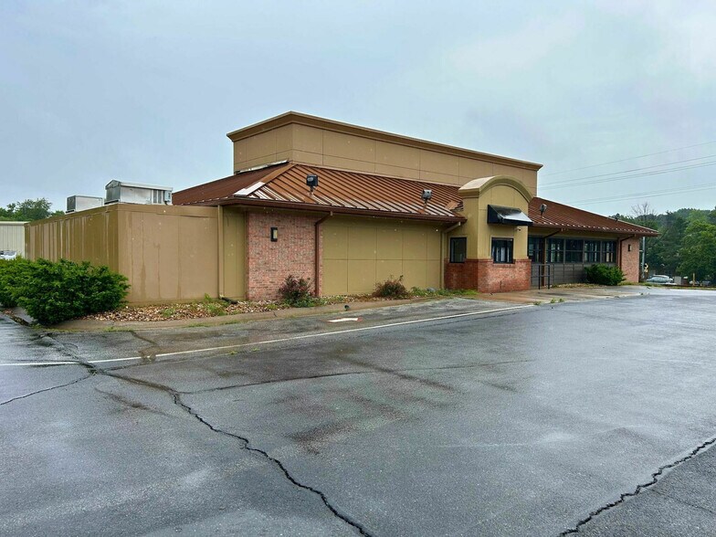648 S Neosho Blvd, Neosho, MO à vendre - Photo de l’immeuble – Image 3 sur 12