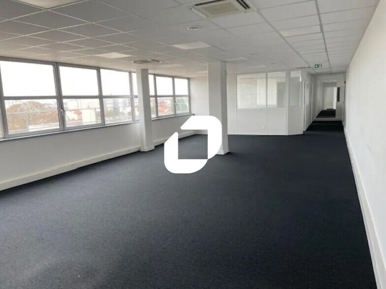 Bureau dans Alfortville à louer - Photo de l’immeuble – Image 2 sur 6