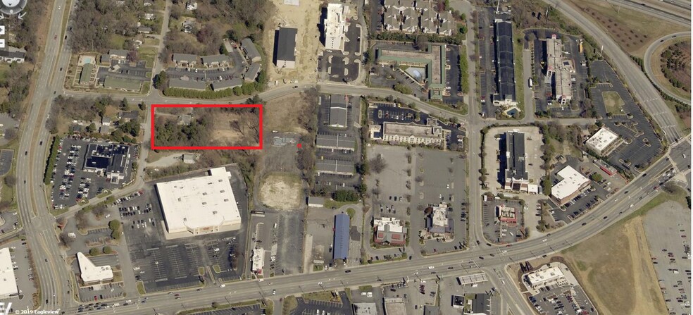 2013-2015 Cedar Fork Dr, Greensboro, NC à louer - Photo principale – Image 1 sur 13