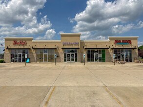 2518-2524 N Dirksen Pky, Springfield, IL à louer Photo de l’immeuble– Image 2 sur 8