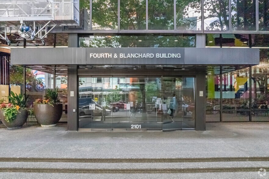2101-2121 4th Ave, Seattle, WA à louer - Photo de l’immeuble – Image 2 sur 5