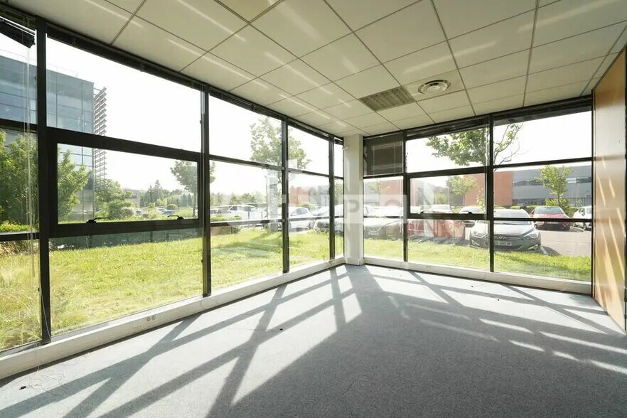 Bureau dans Saint-Priest à louer - Photo intérieure – Image 2 sur 12