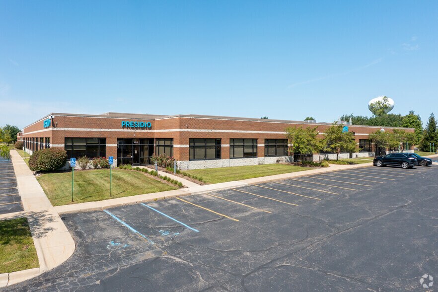 48325 Alpha Dr, Wixom, MI à vendre - Photo de l’immeuble – Image 2 sur 6