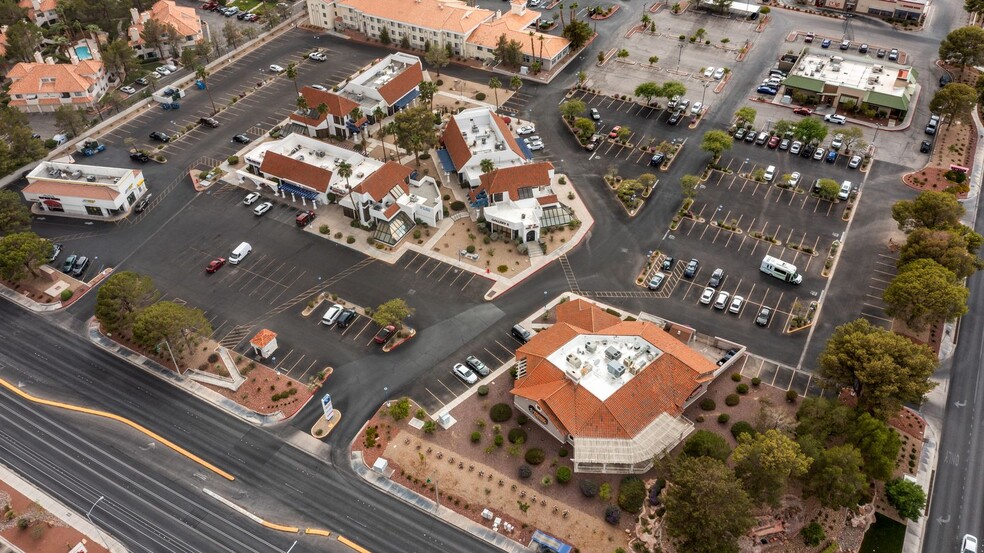 8601-8663 W Sahara Ave, Las Vegas, NV à louer - Photo de l’immeuble – Image 1 sur 13