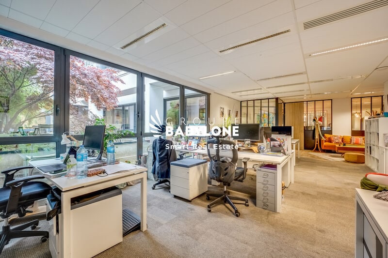 Bureau dans Levallois-Perret à louer - Photo de l’immeuble – Image 2 sur 11