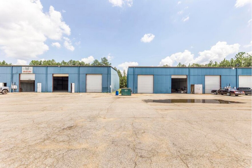 808 Industrial Way, Warner Robins, GA à louer - Photo de l’immeuble – Image 3 sur 7