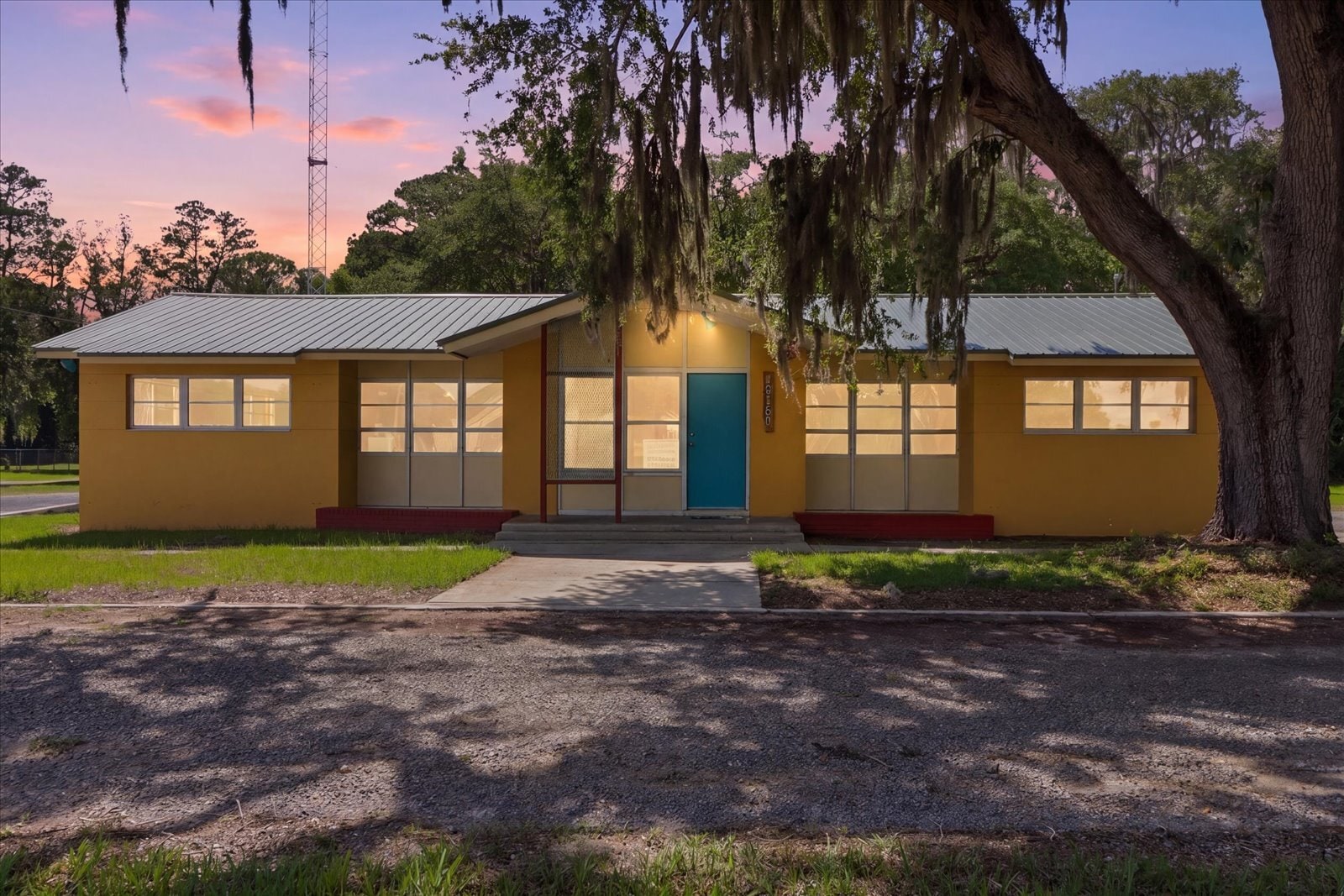 18150 SE 72 Ave, Inglis, FL à vendre Photo principale– Image 1 sur 58